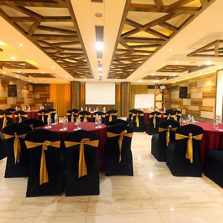 Orbett Hotel Пуне Екстер'єр фото