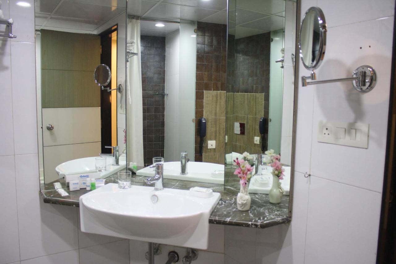 Orbett Hotel Пуне Екстер'єр фото