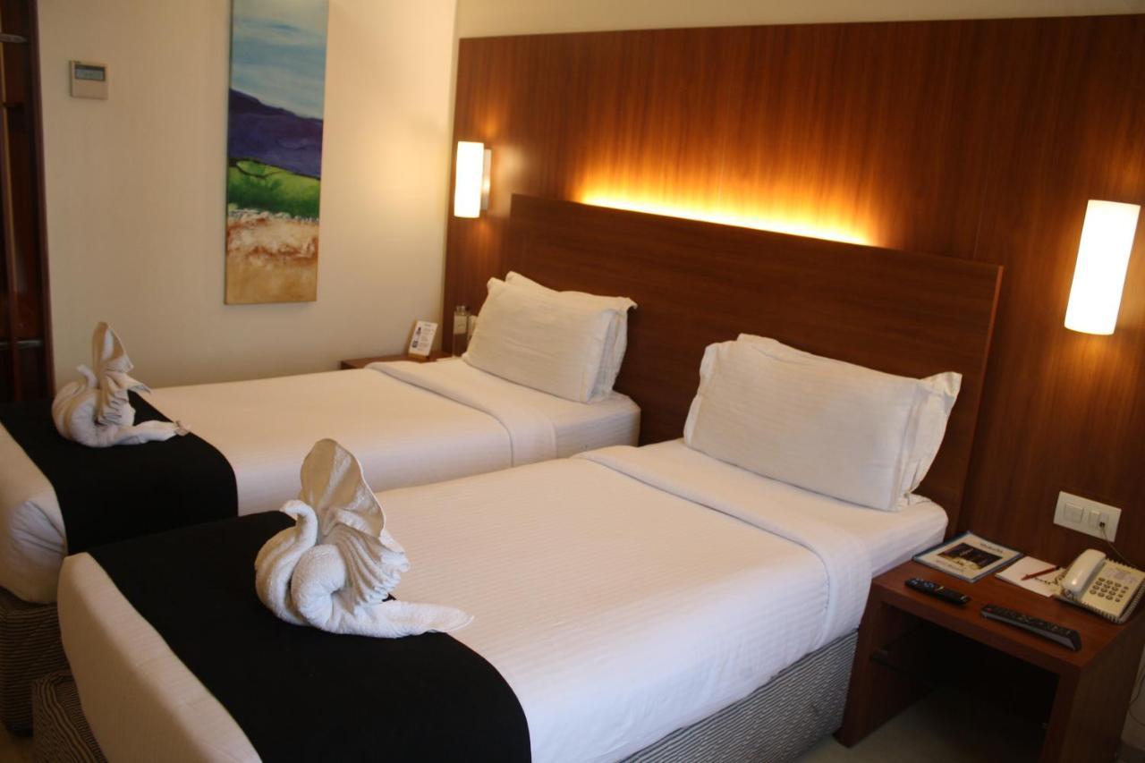 Orbett Hotel Пуне Екстер'єр фото