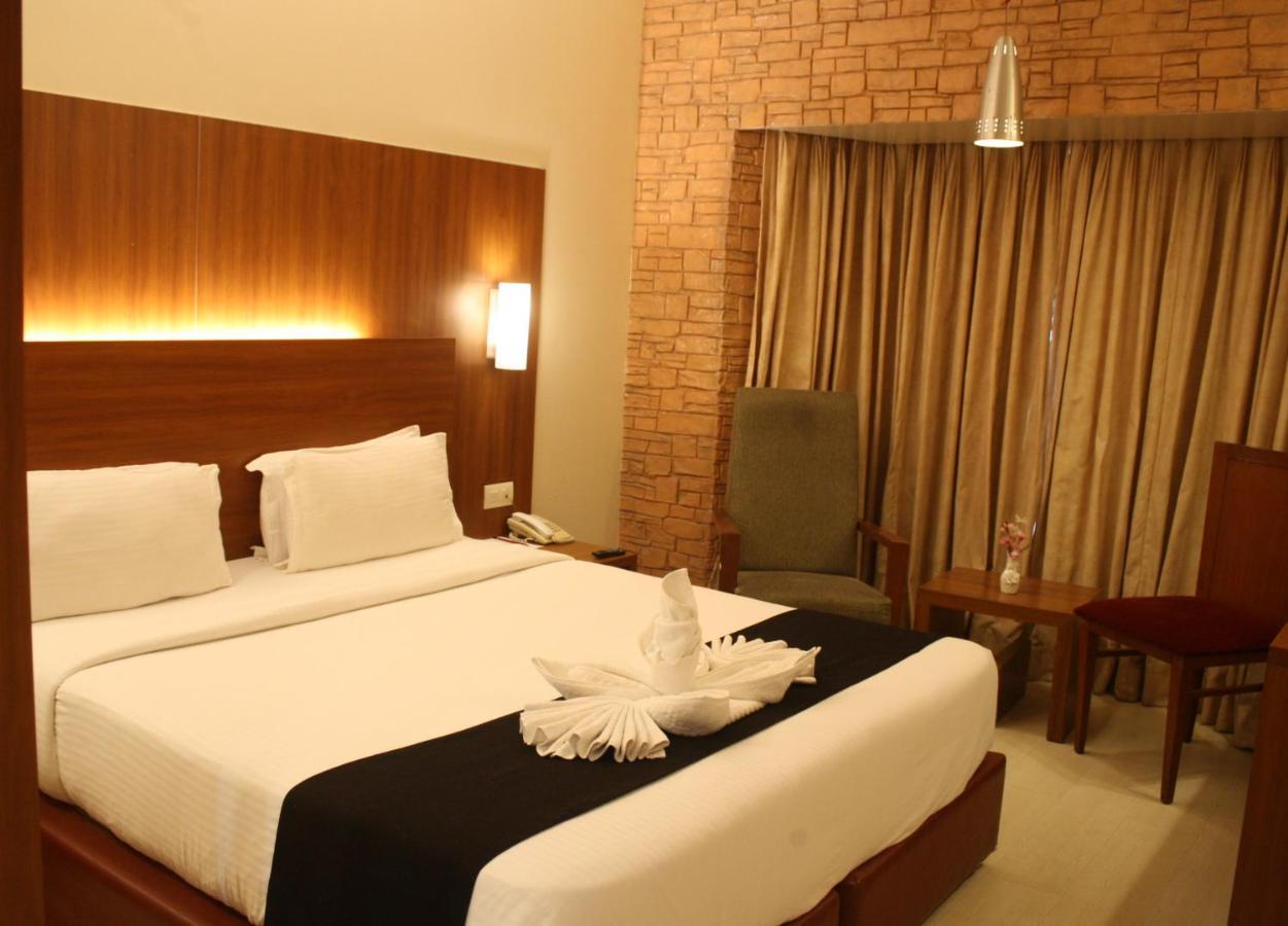 Orbett Hotel Пуне Екстер'єр фото