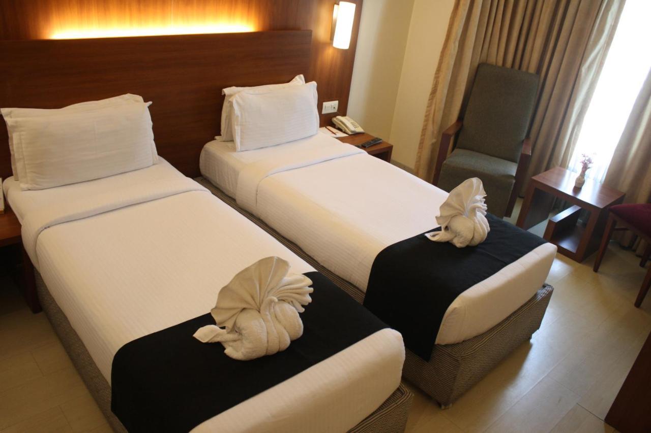 Orbett Hotel Пуне Екстер'єр фото
