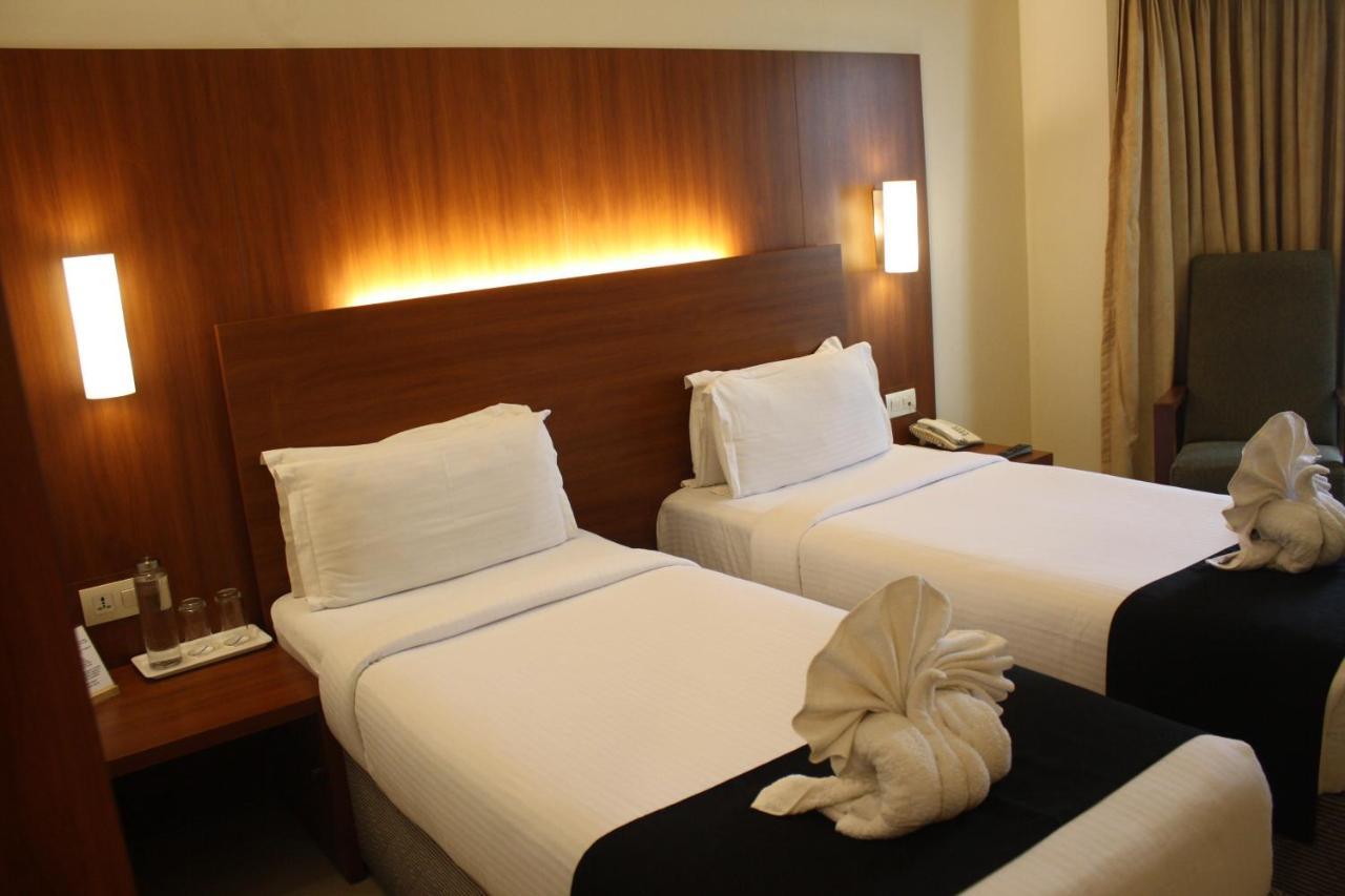 Orbett Hotel Пуне Екстер'єр фото