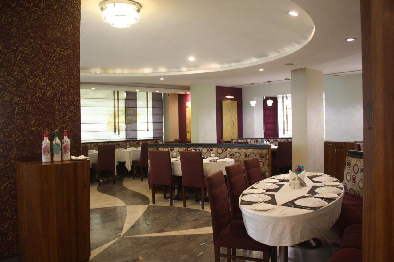 Orbett Hotel Пуне Екстер'єр фото