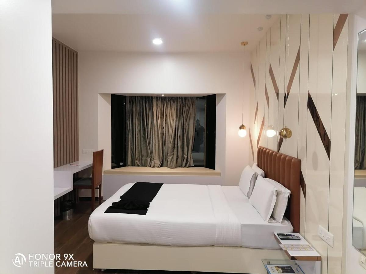 Orbett Hotel Пуне Екстер'єр фото
