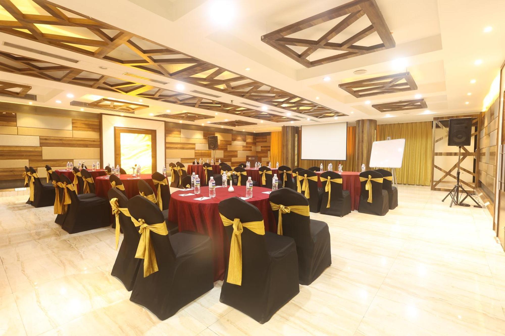 Orbett Hotel Пуне Екстер'єр фото
