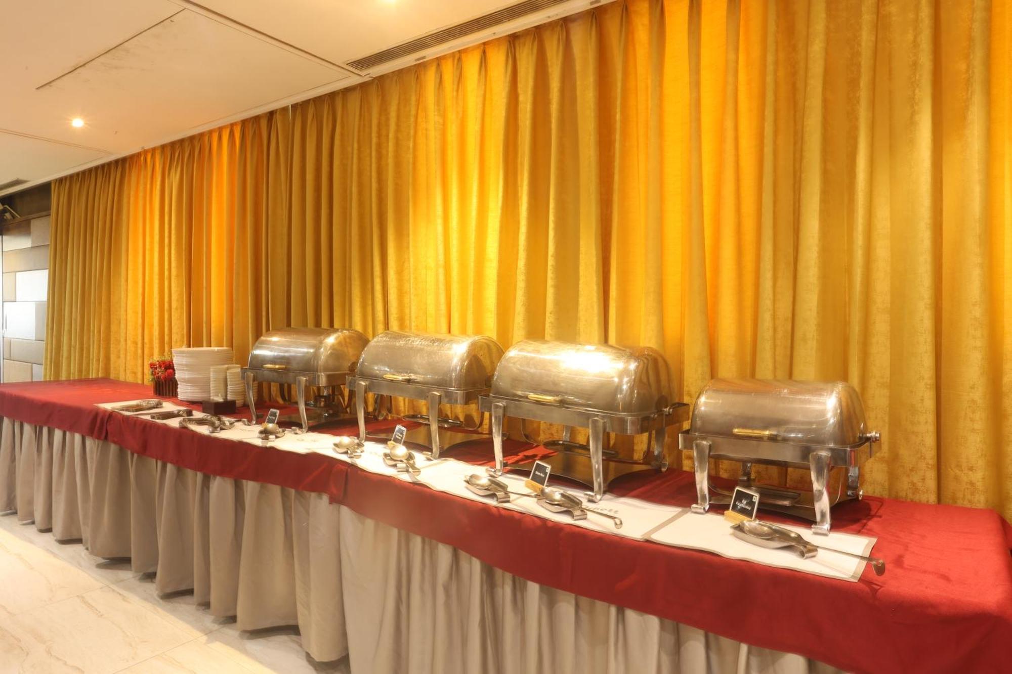 Orbett Hotel Пуне Екстер'єр фото